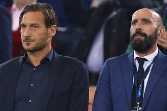 Sauer: Roma-Sportdirektor Monchi (r.) mit Francesco Totti.