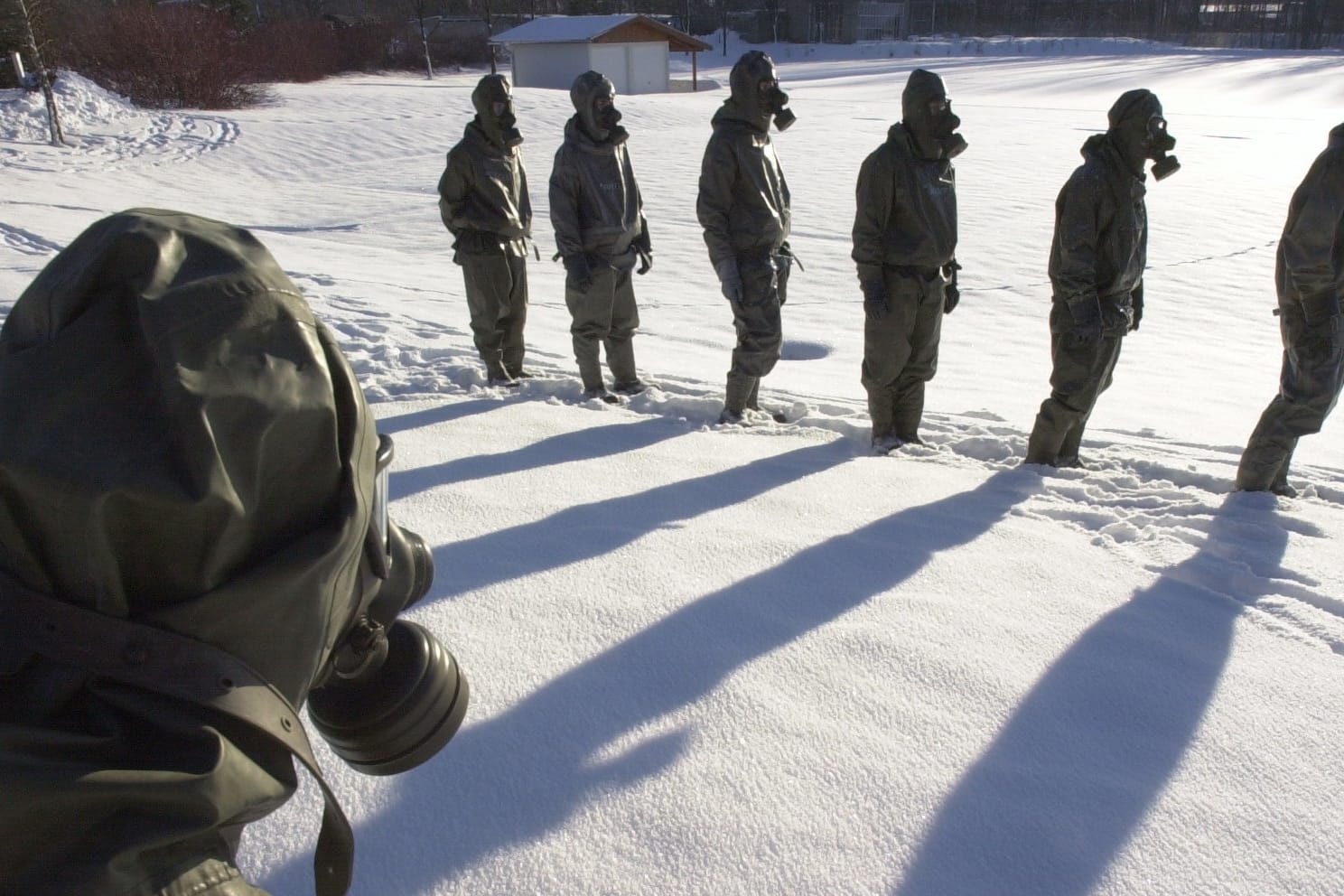 Soldaten einer ABC-Abwehreinheit bei einer Übung in Sonthofen: Die Bundeswehr soll in den sechziger Jahren versucht haben, Chemiewaffen zu besorgen und im Ernstfall auch einzusetzen.