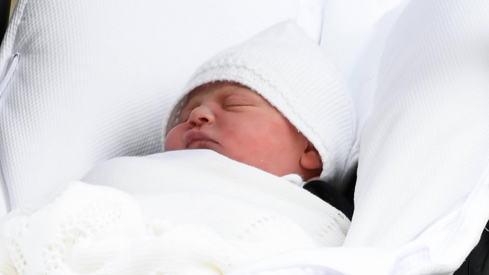 Der kleine Prinz Louis: Jetzt haben ihn alle wichtigen Mitglieder des Königshauses kennengelernt. Der kleine Prinz Louis: Jetzt haben ihn alle wichtigen Mitglieder des Königshauses kennengelernt.