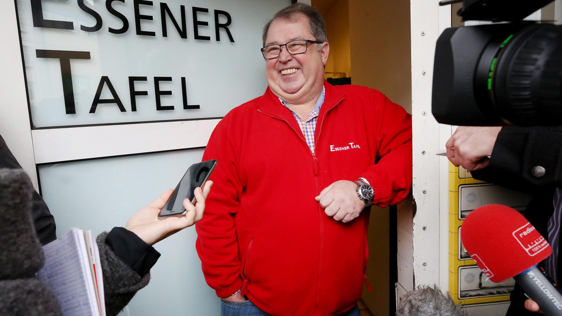 Jörg Sartor, Leiter der Essener Tafel, hat während des Aufnahmestopps tausende Unterstützerbriefe bekommen.
