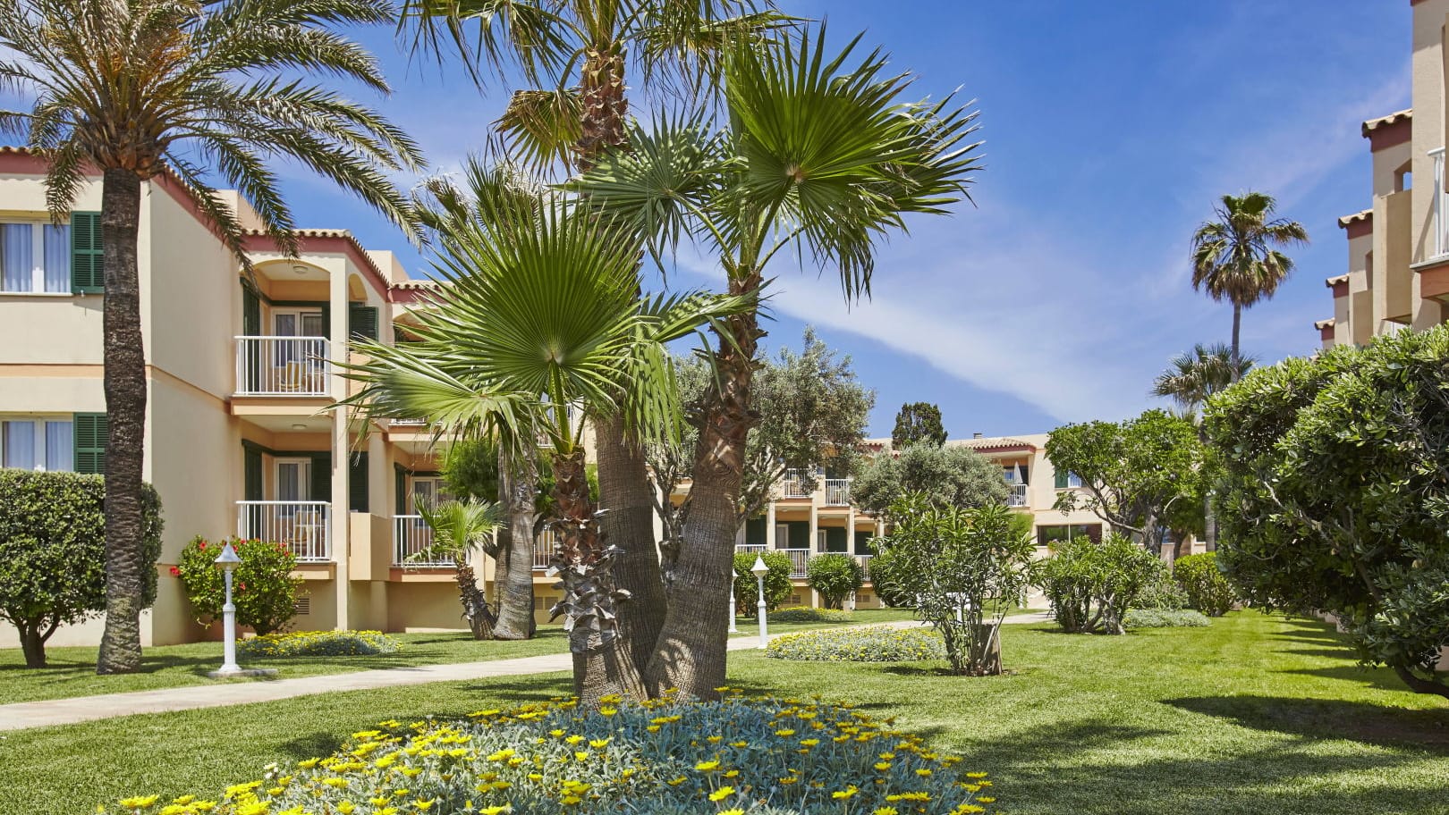 Außenanlage des Hotels Don Leon: Der Garten ist bei den Gästen besonders beliebt.