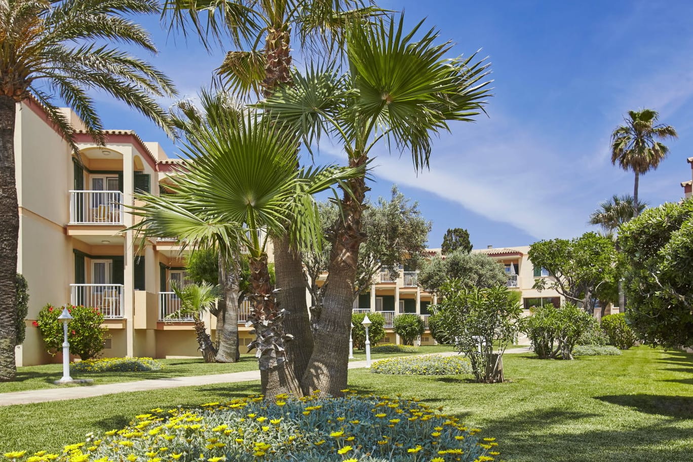 Außenanlage des Hotels Don Leon: Der Garten ist bei den Gästen besonders beliebt.