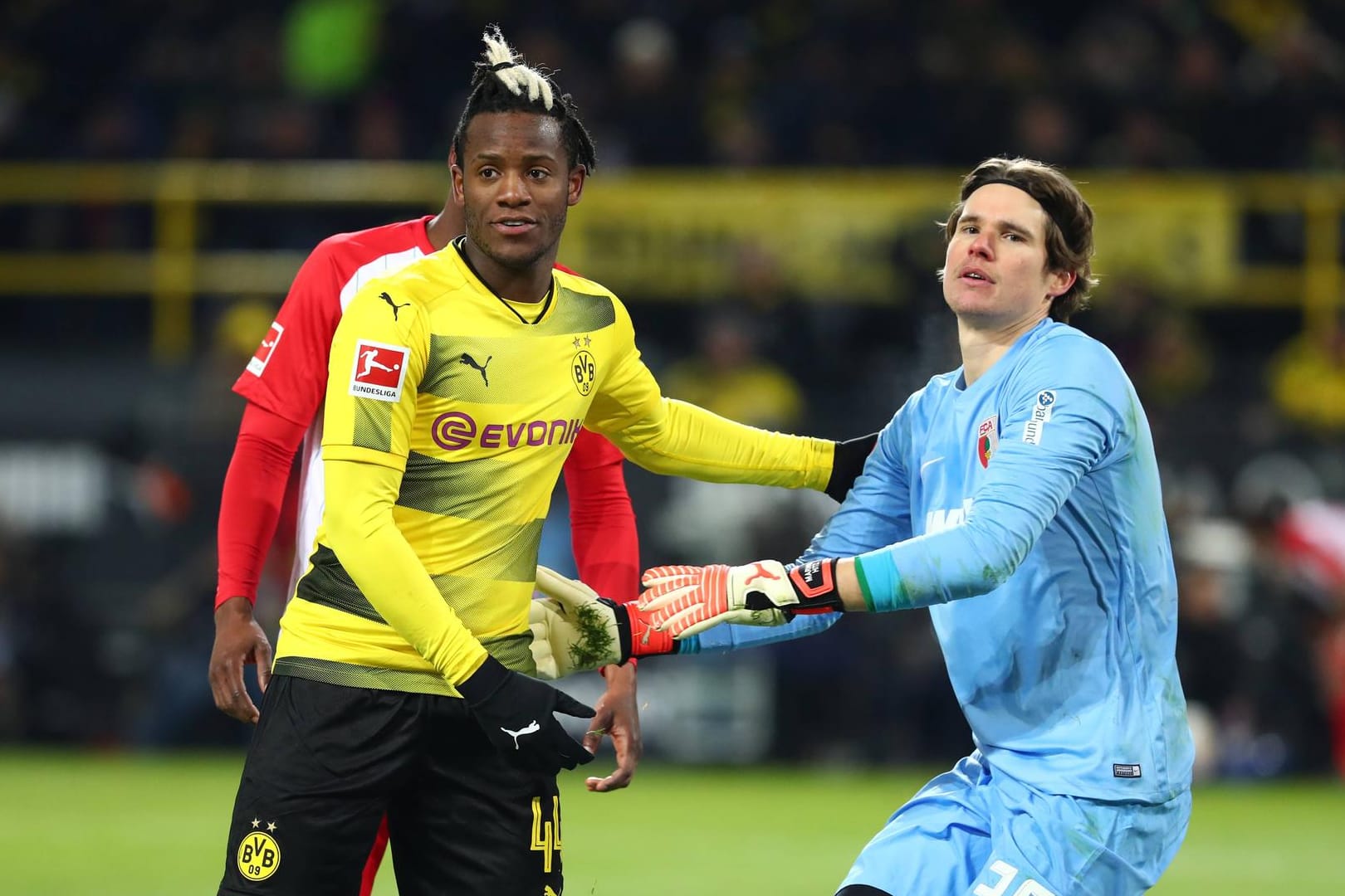 Michy Batshuayi (links) wird den BVB wohl verlassen, Marwin Hitz soll kommen.