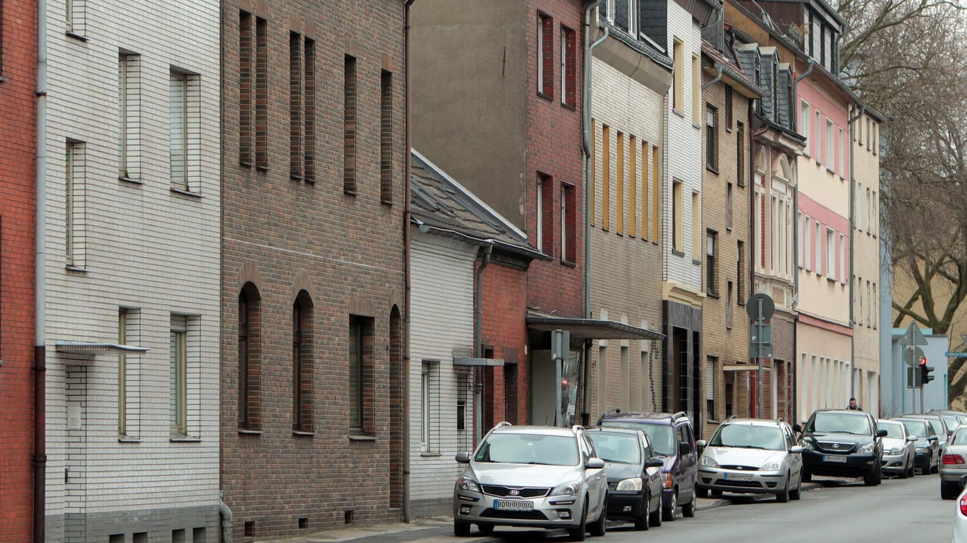 Eine Wohnstraße in Oberhausen: eine Oberhauserin fand sich aus ihrer Wohung ausgesperrt. Ihr Mietvertrag soll nicht gültig gewesen sein.
