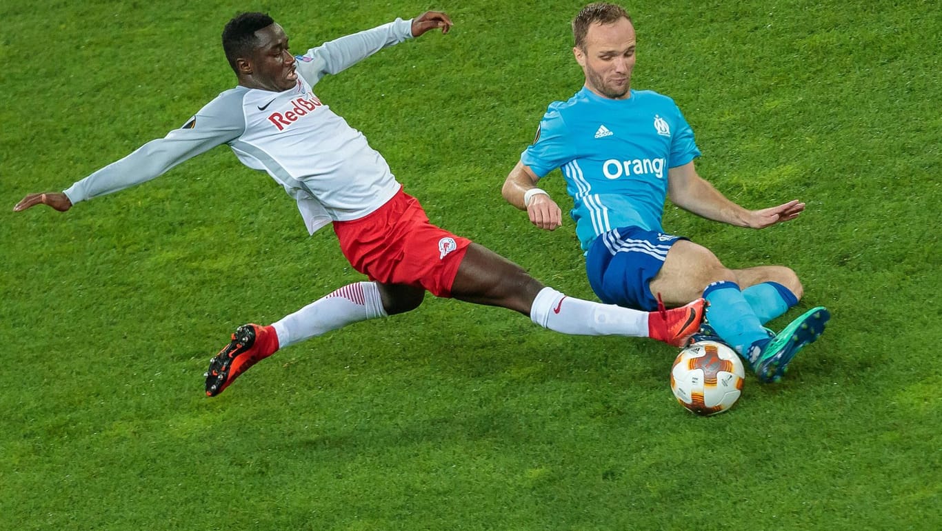 Knapp gescheitert: Diadie Samassekou (l.) und seine Salzburger zeigten gegen Valere Germains Olympique Marseille zwar eine starke Leistung, am Ende reichte es aber nicht zum Weiterkommen.