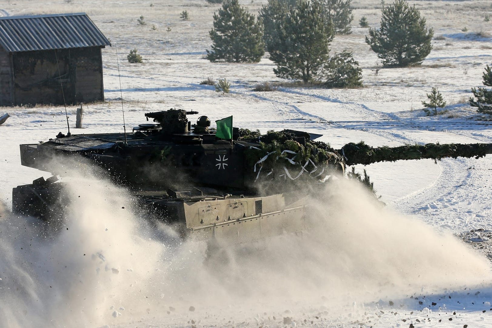 Leopard-Panzer auf dem Truppenübungsplatz Jägerbrück bei Torgelow: Die klassische Landesverteidigung soll wieder wichtiger werden.