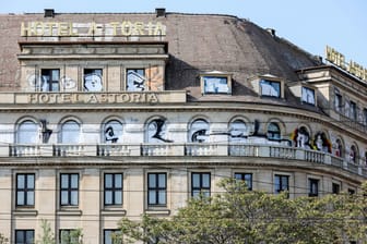 Das Hotel "Astoria" in Leipzig: Nach mehr als zwei Jahrzehnten Verfall zeichnet sich für das einstige Luxushotel eine Zukunft ab.