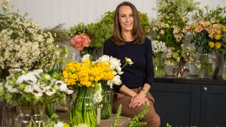 Floristin Philippa Craddock: Ihr wird eine besondere Ehre zuteil, bei der royalen Hochzeit darf sie für traumhaft schöne Blumendeko sorgen.