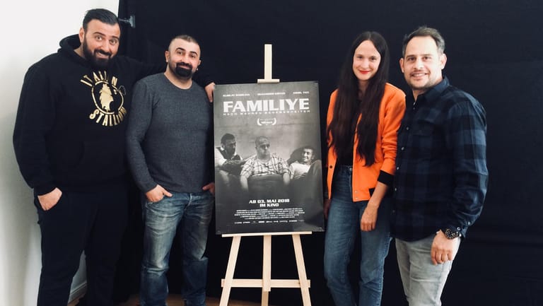 Kubilay Sarikaya, Sedat Kirtan und Moritz Bleibtreu sprechen mit t-online.de-Redakteurin Janna Specken über ihren Film "Familiye".