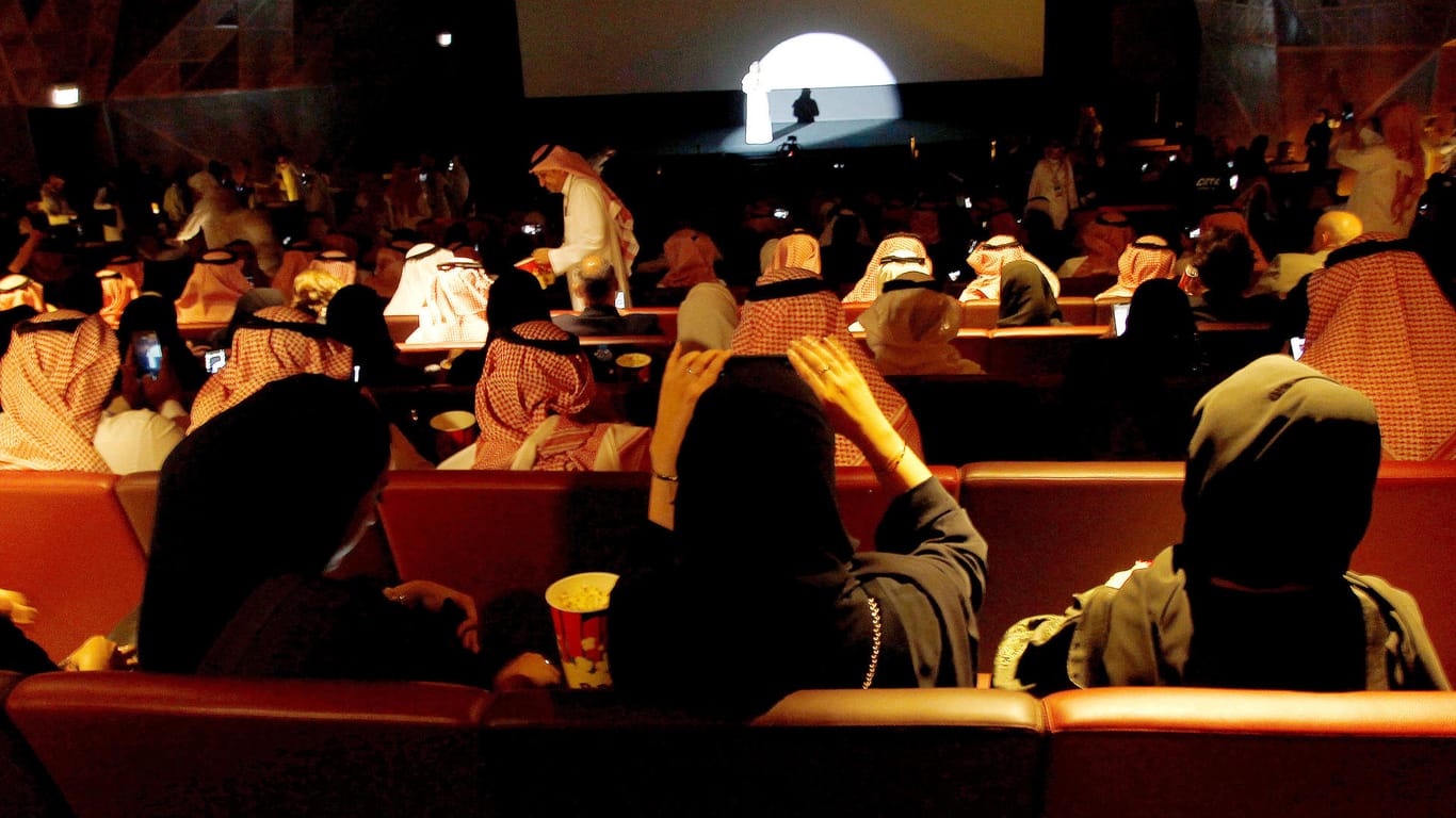 Ein Kino in Riad: Saudi-Arabien will massiv in kulturelle Einrichtungen investieren.
