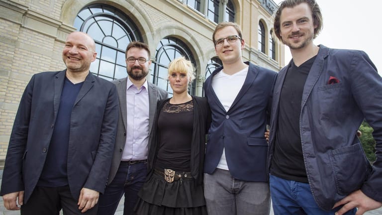 Verleihung des Grimme Online Award 2016: Johannes Kram (v. l. n. r.), Nicolas Flessa, Stella Schiffczyk, Jonas Schönfelder und Felix Betzin in der Kölner Flora.