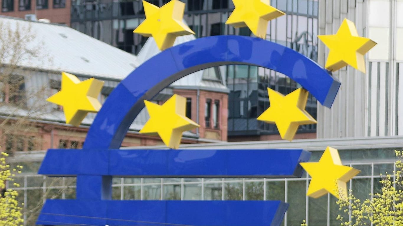 Europäische Union: Das Eurozeichen in Frankfurt am Main (Symbolbild).