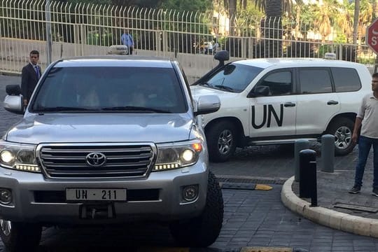 Die OPCW ist eine unabhängige internationale Organisation, arbeitet aber eng mit den Vereinten Nationen zusammen.
