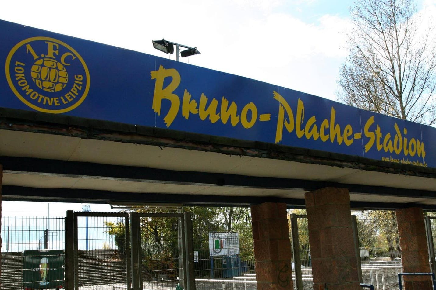 Das Bruno-Plache-Stadion: Die Heimspielstätte von Lok Leipzig.
