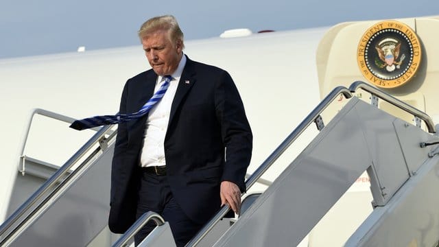 Laut US-Präsident Trump stehen Ort und Termin für sein Gipfeltreffen mit Nordkroeas Machthaber Kim bereits fest. Laut US-Präsident Trump stehen Ort und Termin für sein Gipfeltreffen mit Nordkroeas Machthaber Kim bereits fest.