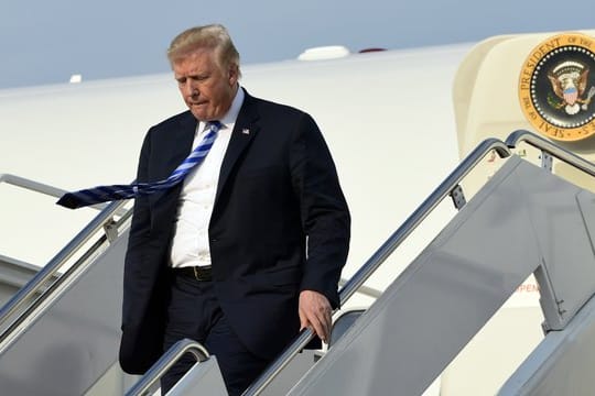 Laut US-Präsident Trump stehen Ort und Termin für sein Gipfeltreffen mit Nordkroeas Machthaber Kim bereits fest.