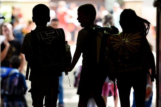 Die Zahl der Schüler in Deutschland wird nach einer neuen offiziellen Prognose bis 2030 um 278.