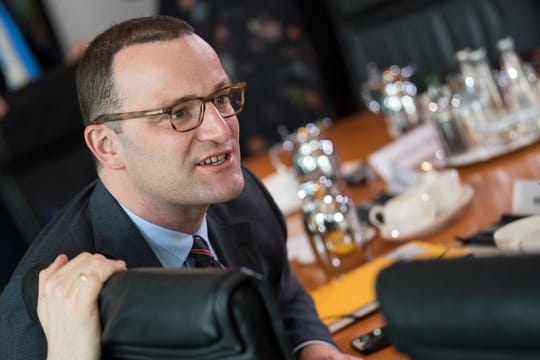 Sieht im Koalitionsstreit um das Werbeverbot für Schwangerschaftsabbrüche noch keine Einigung: Bundesgesundheitsminister Jens Spahn.