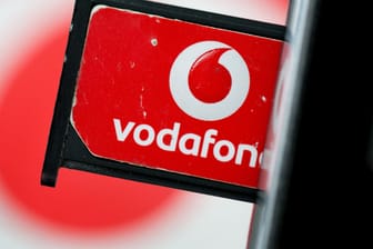 Sim-Karte von Vodafone: Der Mobilfunkanbieter erweitert zum 15. Mail sein Tarifangebot.