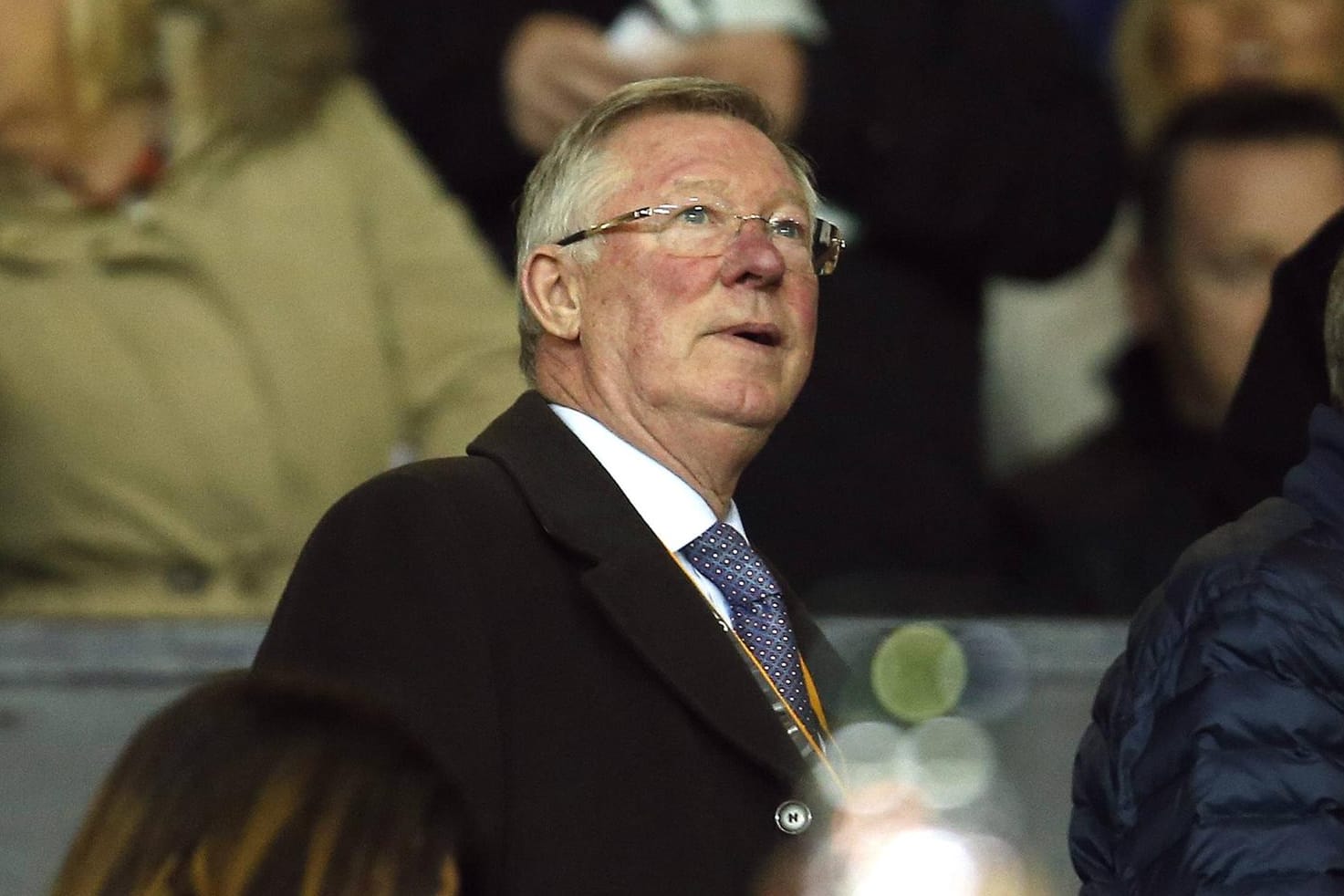 Sir Alex Ferguson war 27 Jahre Trainer von Manchester United. Seit dem Ende seiner Trainerkarriere 2013 ist er als Gast im Stadion, so wie hier in der Europa League.
