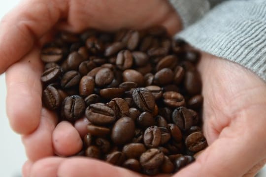 Kaffeegenuss: Der Trend beim Kaffee geht zur ganzen Bohne.