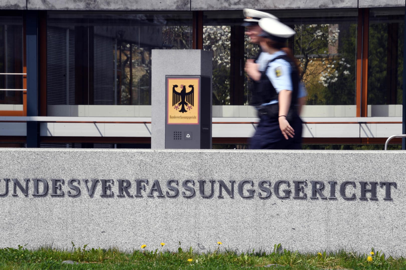 Das Bundesverfassungsgericht in Karlsruhe: Abschiebungen dürfen bei Todesstrafen vollzogen werden, wenn sie nicht vollzogen wird.