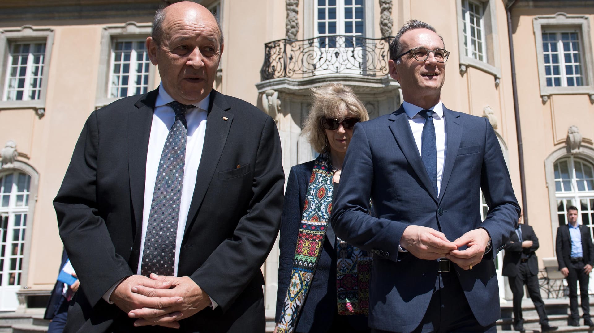 Der französische Außenminister Jean-Yves Le Drian (links) und sein deutscher Amtskollege Heiko Maas vor der Villa Borsig in Berlin: Deutschland und Frankreich wollen unbedingt am Atomabkommen mit dem Iran festhalten. Der französische Außenminister Jean-Yves Le Drian (links) und sein deutscher Amtskollege Heiko Maas vor der Villa Borsig in Berlin: Deutschland und Frankreich wollen unbedingt am Atomabkommen mit dem Iran festhalten.