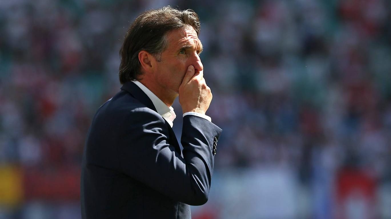 Bruno Labbadia: Der Wolfsburg-Trainer steht bei den Fans in der Kritik.