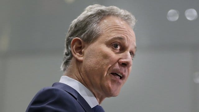 New Yorks Staatsanwalt Eric Schneiderman räumt seinen Posten.