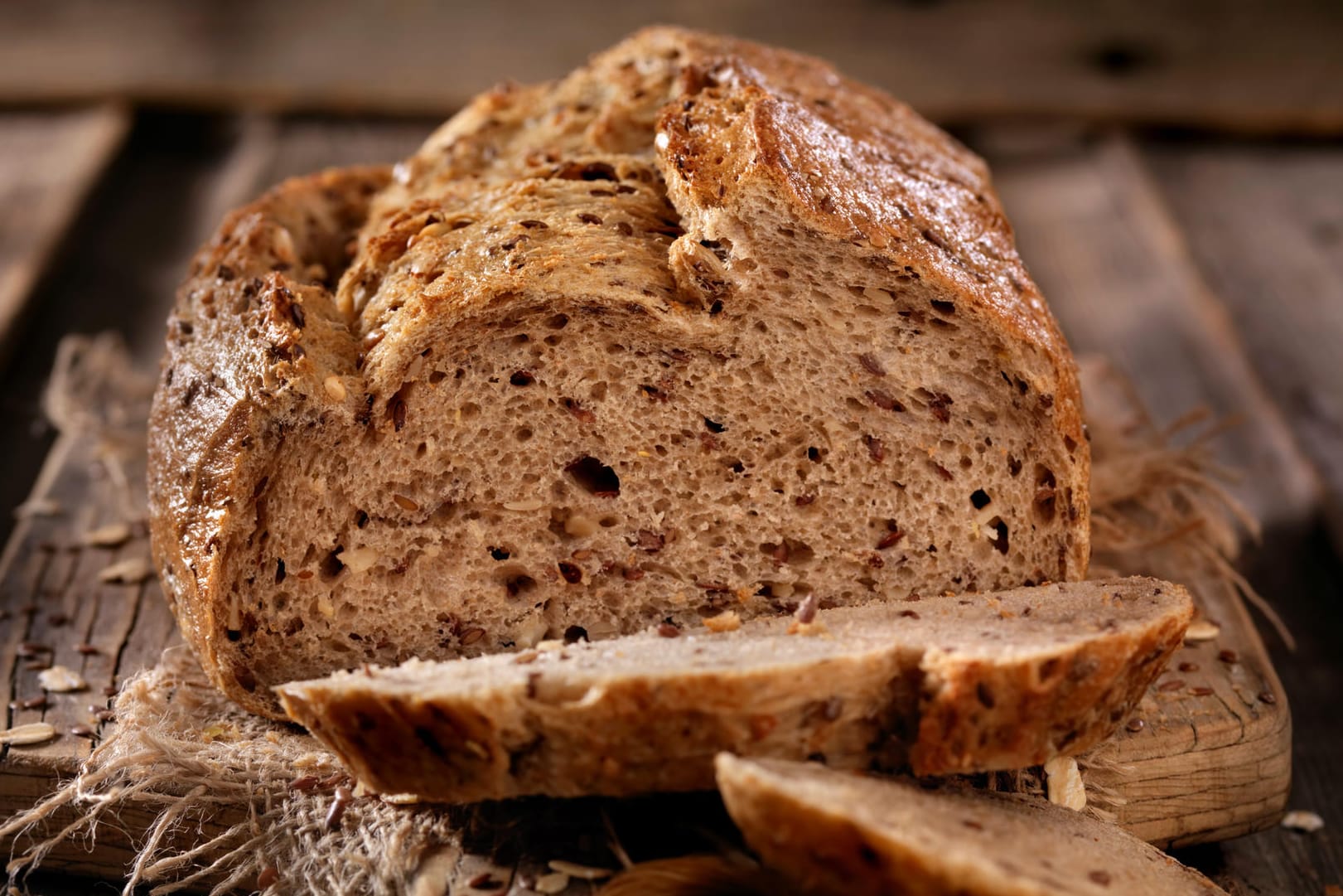 Aufgeschnittenes Mischbrot