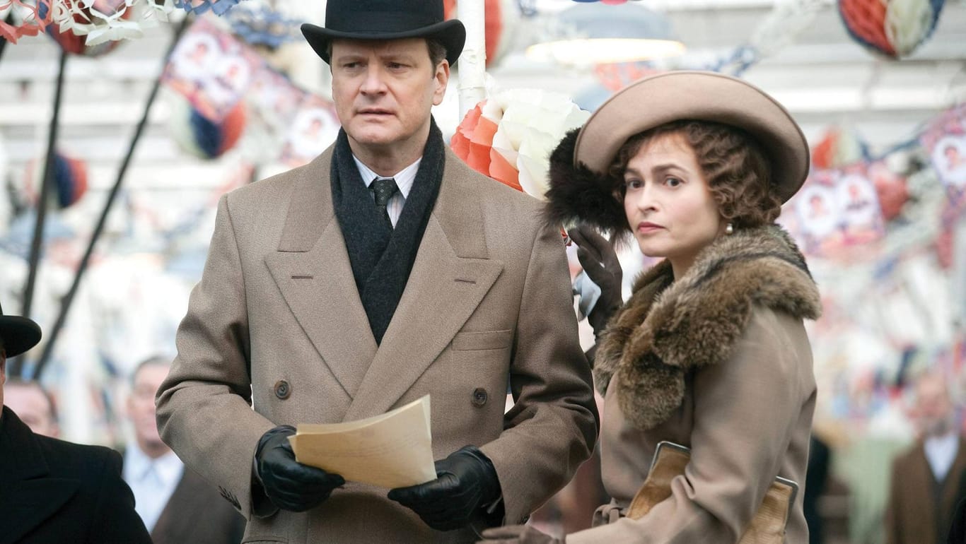 Königin Elisabeth (Helena Bonham Carter) will ihrem Mann George (Colin Firth) bei seinem Sprachproblem helfen.