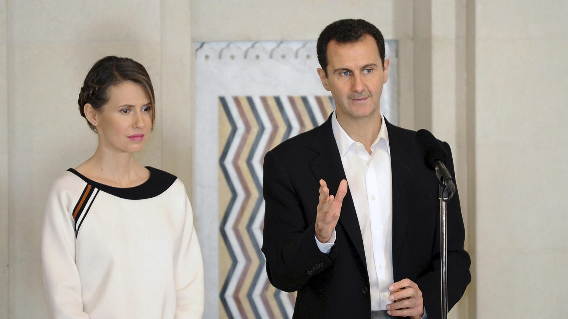 Asma und Baschar al-Assad: Sie hält auch in Anbetracht der Gräueltaten des Regimes zu ihrem Mann. Asma und Baschar al-Assad: Sie hält auch in Anbetracht der Gräueltaten des Regimes zu ihrem Mann.