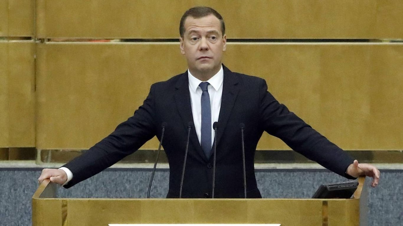 Der wiedergewählte Ministerpräsident Russland Dimitri Medwedew: 339 von 430 Sitzen der Duma gehören der Regierungspartei.