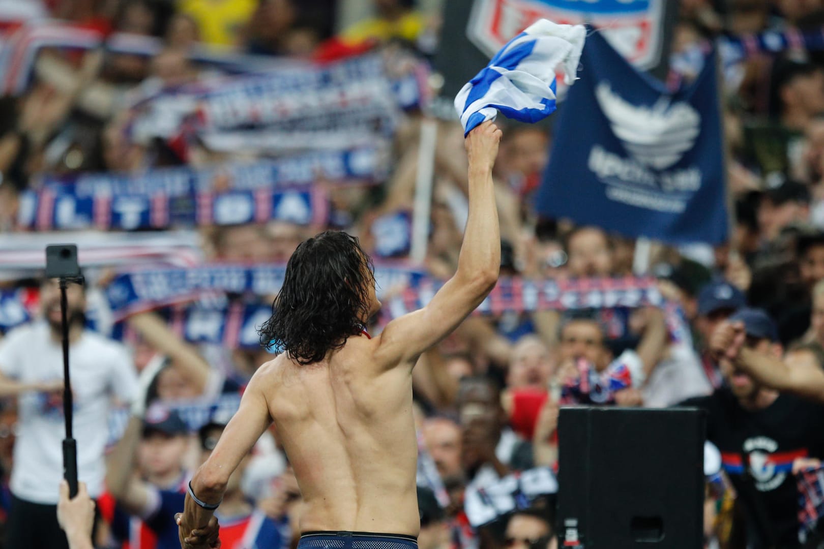 Paris Saint-Germain im Stade de France: Edinson Cavani von Paris jubelt nach dem Spiel.