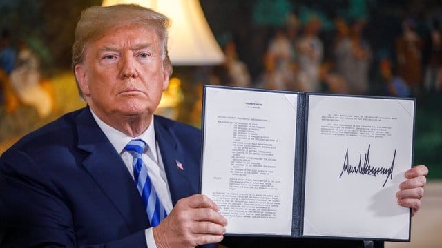 Donald Trump hat gerade eine Erklärung zum Ausstieg aus dem Atomdeal mit dem Iran abgegeben. Donald Trump hat gerade eine Erklärung zum Ausstieg aus dem Atomdeal mit dem Iran abgegeben.