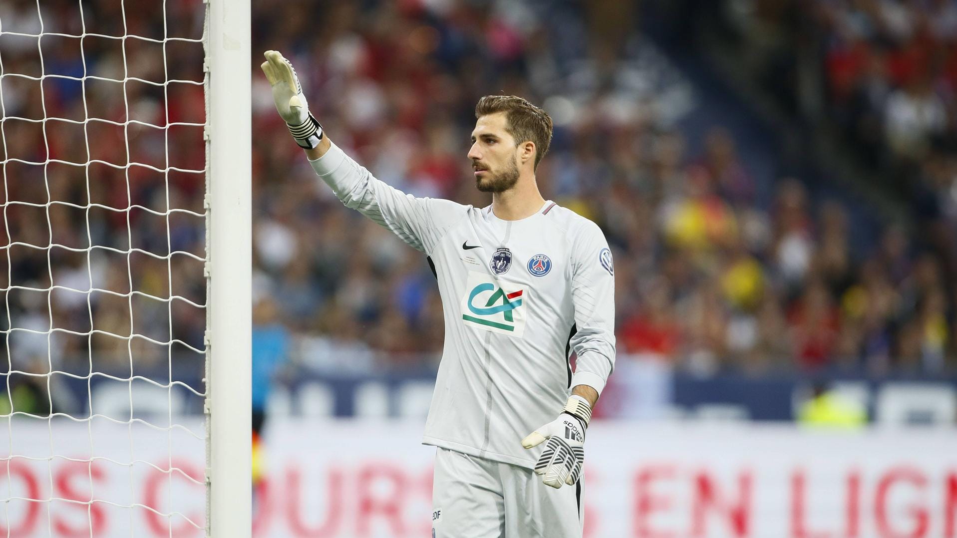 Kevin Trapp bei einem seiner seltenen Einsätze für Paris. Im Pokalfinale durfte er seinen Teil zum Sieg beitragen. Lange will er sich das aber nicht mehr anschauen.