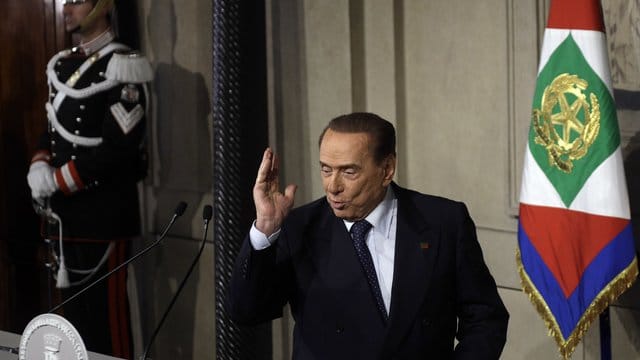 Berlusconi war bis zuletzt das Hindernis auf dem Weg zu einer Regierung der Fünf-Sterne-Bewegung mit der Lega.
