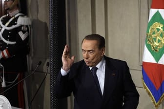 Berlusconi war bis zuletzt das Hindernis auf dem Weg zu einer Regierung der Fünf-Sterne-Bewegung mit der Lega.
