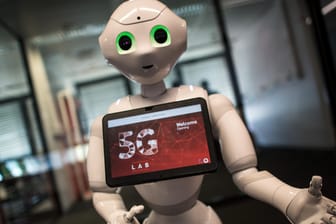Roboter im Labor für Mobilfunkstandard 5G: Schneller in die Zukunft