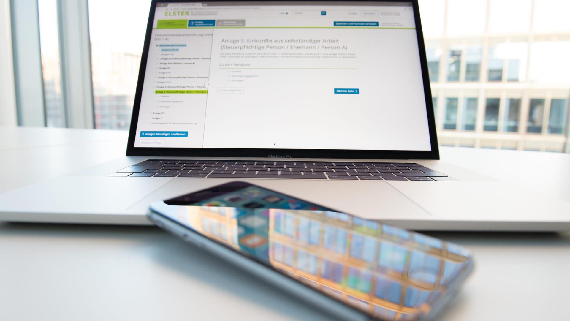 Smartphone und Laptop: Die Kosten lassen sich absetzen