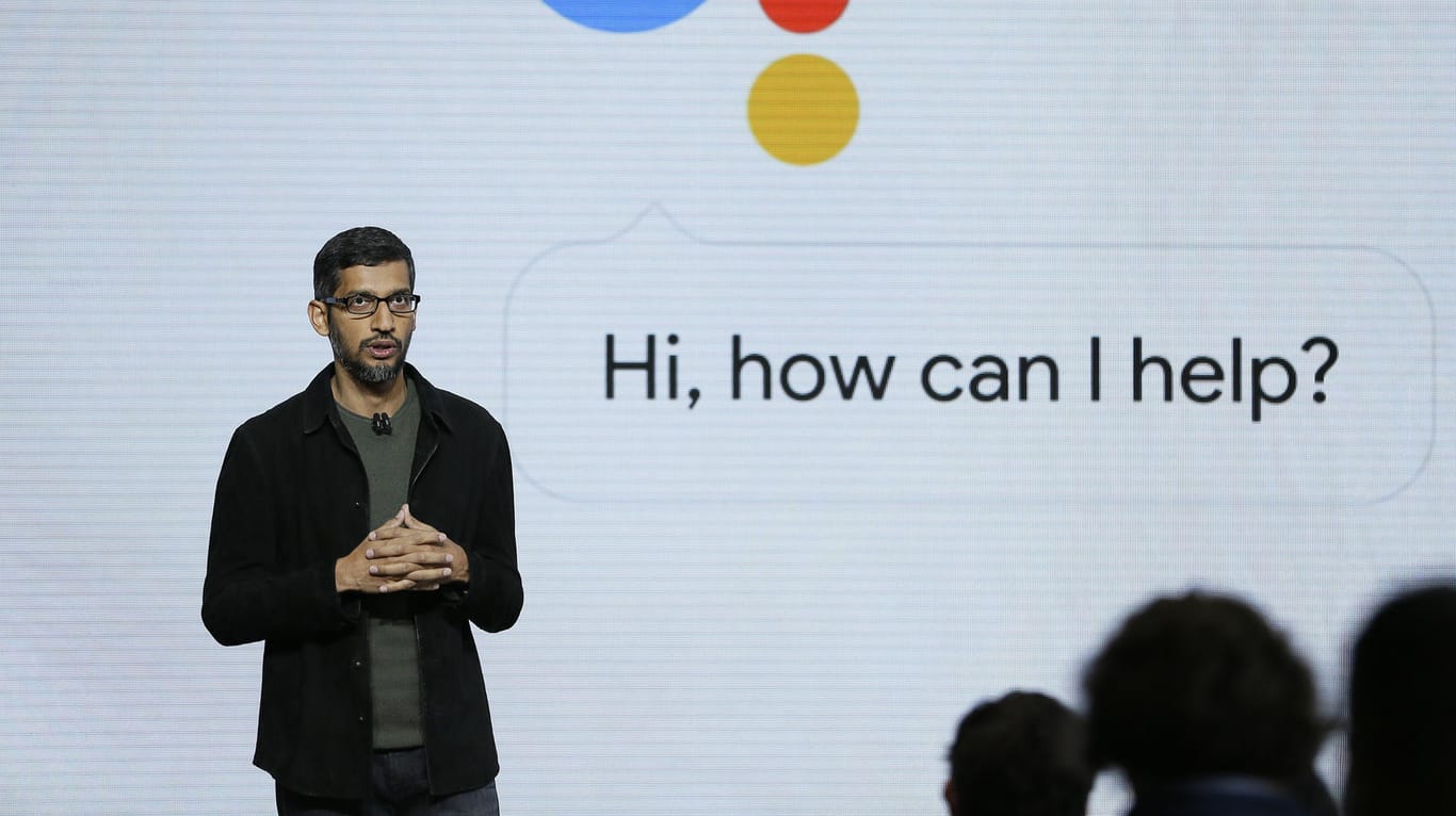 Google-Assistant: Google-Chef Sundar Pichai spricht 2016 über den digitalen Assistenten (Symbolbild).