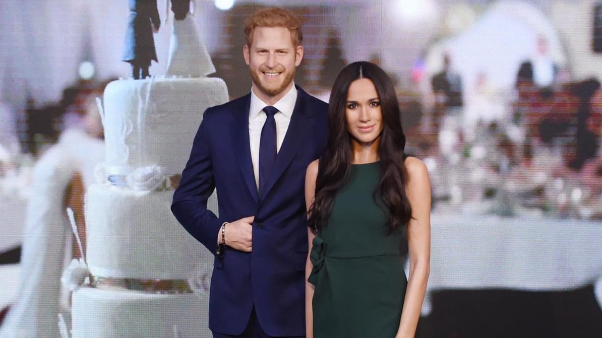 Auch im Wachsfigurenkabinett vereint: Meghans Figur steht neben der älteren von Harry. Auch im Wachsfigurenkabinett vereint: Meghans Figur steht neben der älteren von Harry.