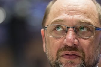 Schulz mahnte die Kanzlerin, stärker auf Frankreichs Präsidenten Emmanuel Macron zuzugehen.