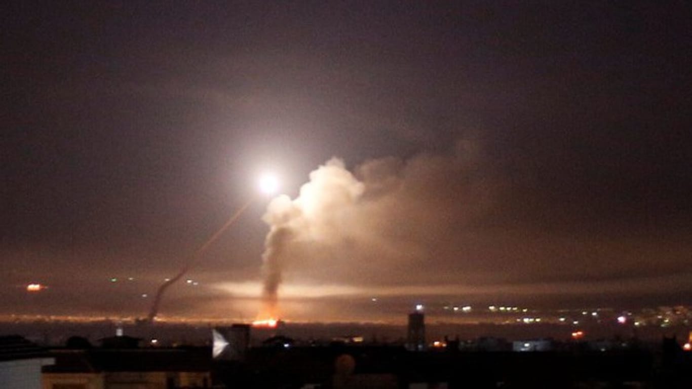 Schwere israelische Luftangriffe in Syrien: Immer wieder kommt es an der Grenze zu Israel zu heftigen Auseinandersetzungen.