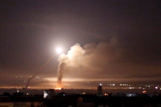 Schwere israelische Luftangriffe in Syrien: Immer wieder kommt es an der Grenze zu Israel zu heftigen Auseinandersetzungen.