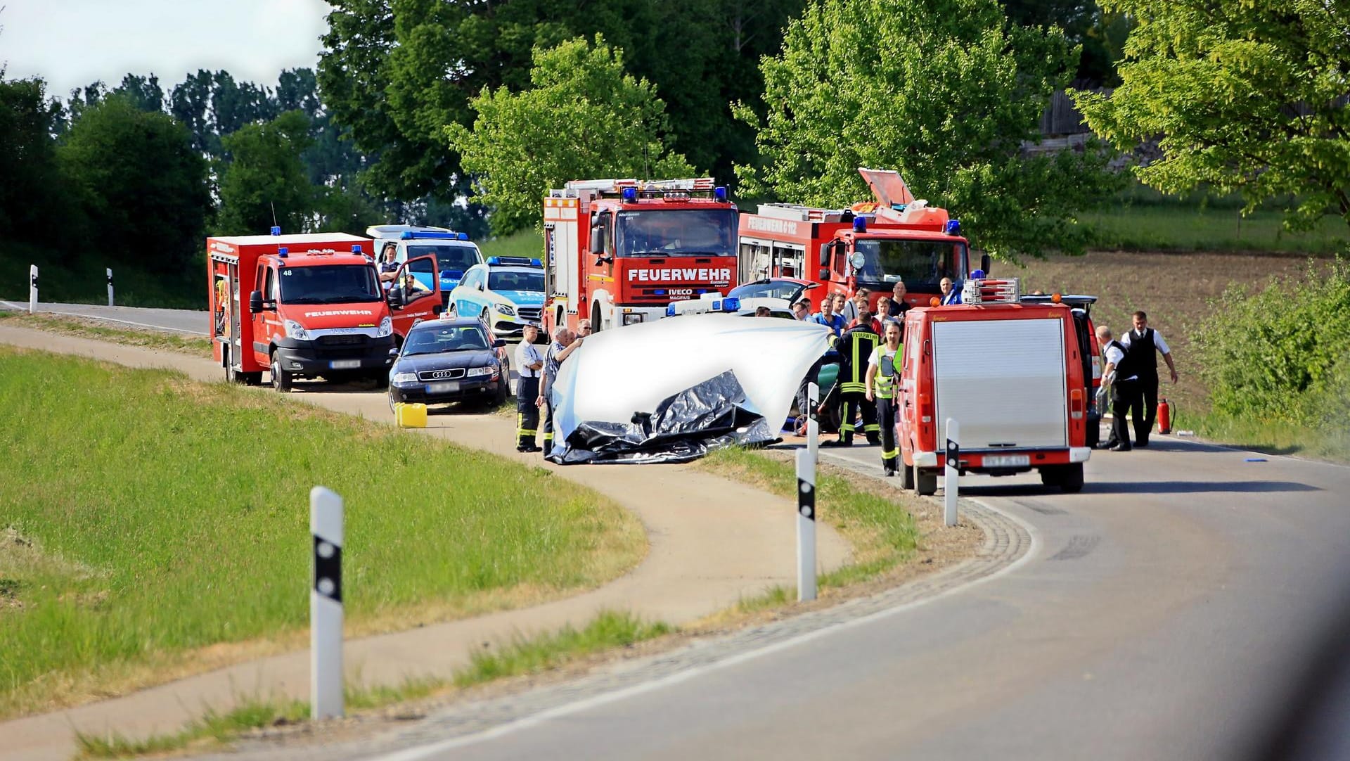 Landstraße zwischen Fronhofen und Ebenweiler: Szene nach dem Unfall von Friedrich Herzog von Württemberg.