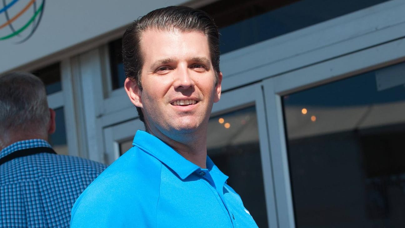 Single nach 12 Jahren Ehe: Donald Trump Jr. hat sich nach dem Ehe-Aus bereits getröstet. Single nach 12 Jahren Ehe: Donald Trump Jr. hat sich nach dem Ehe-Aus bereits getröstet.