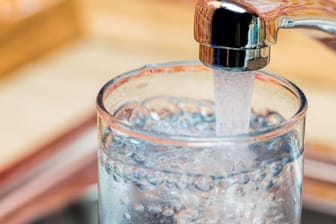 Wasserhahn: Die Trinkwasserpreise in Deutschland sind innerhalb von elf Jahren um 25 Prozent gestiegen.