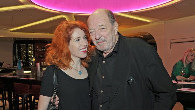 Der Komponist Ralph Siegel und seine Lebensgefährtin Laura Käfer wollen heiraten. Der Komponist Ralph Siegel und seine Lebensgefährtin Laura Käfer wollen heiraten.