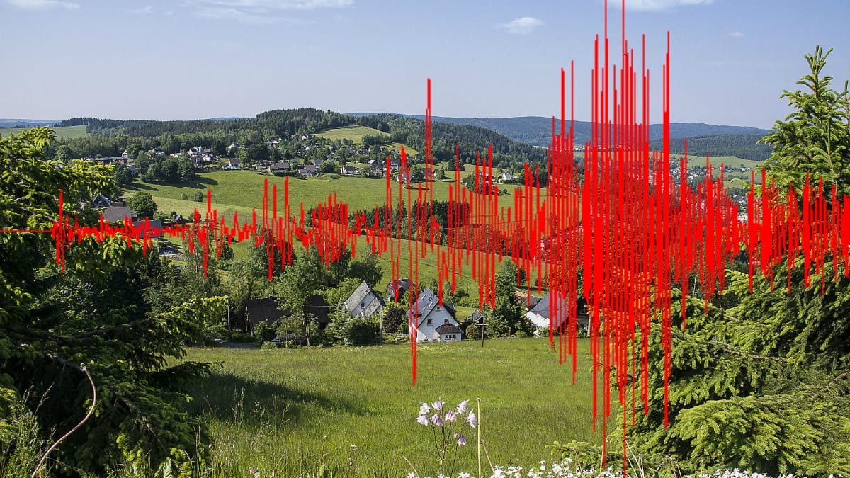 Im Vogtland wackelt die Erde: Das bislang stärkste von hunderten Beben wurde nahe Klingelthal (Foto) gemessen. Im Vogtland wackelt die Erde: Das bislang stärkste von hunderten Beben wurde nahe Klingelthal (Foto) gemessen.